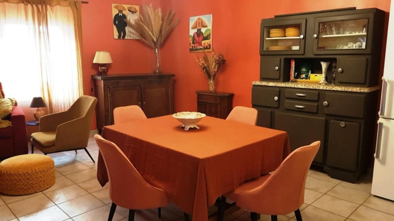Petit Patio En Centre Ville نيم المظهر الخارجي الصورة