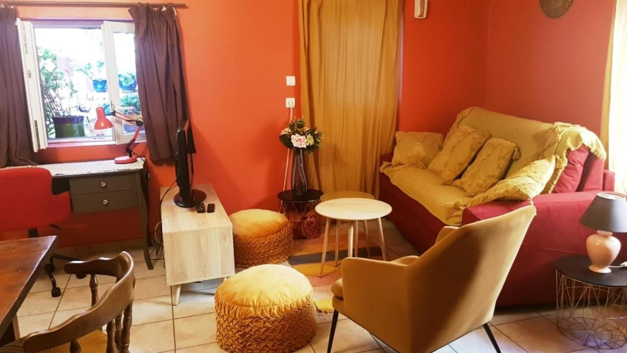 Petit Patio En Centre Ville نيم المظهر الخارجي الصورة